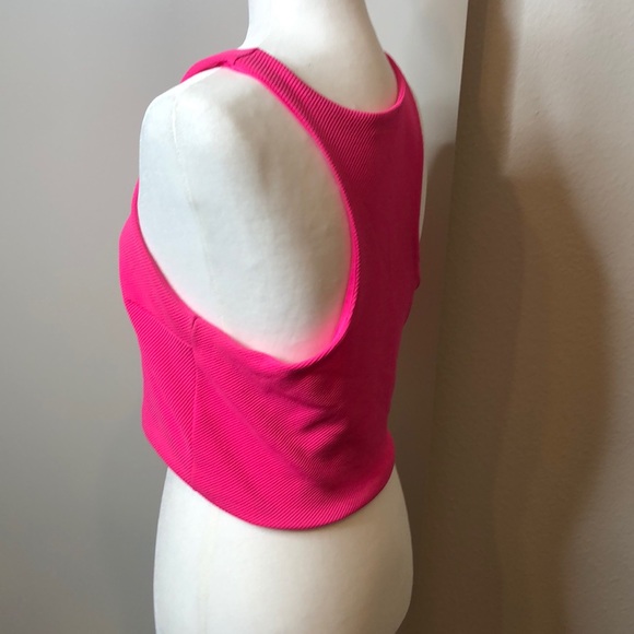 Hot pink crop top - Picture 2 of 5